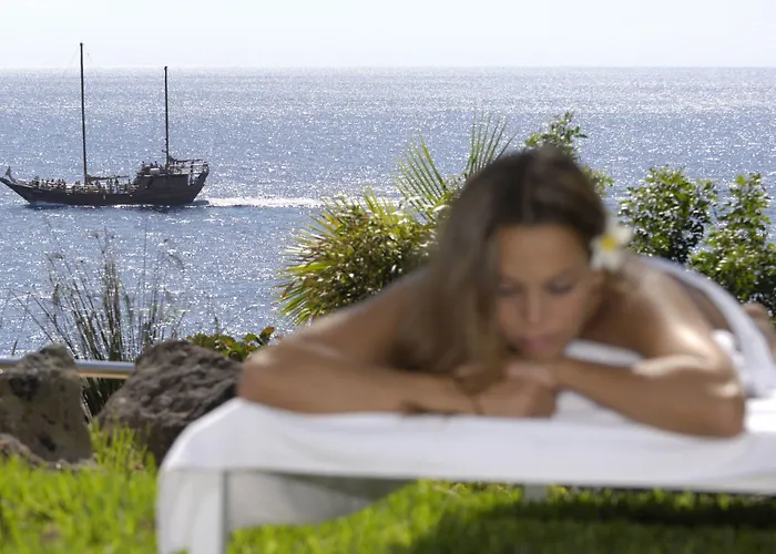 Adrian Roca Nivaria Hotel