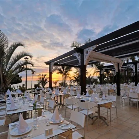 Adrian Roca Nivaria Hotel