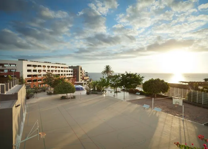 ホテル ロカ ニヴァリア グラン