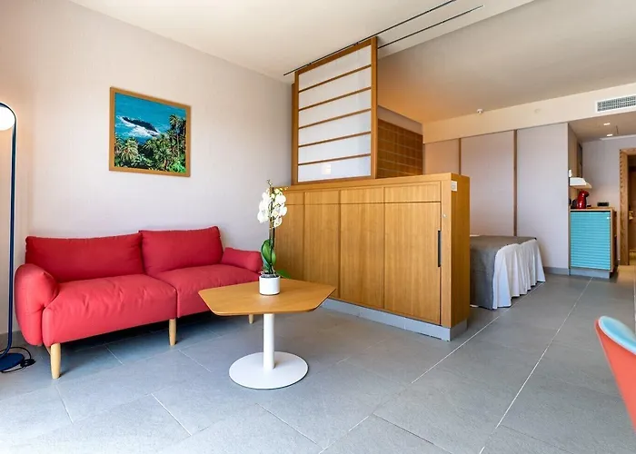 Adrian Roca Nivaria אדחה