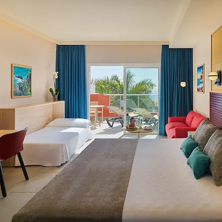 Adrian Roca Nivaria Hotel