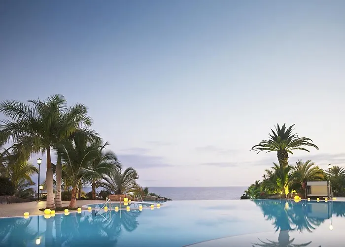 Adrián Roca Nivaria Hotel 5*