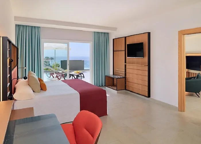 Adrián Roca Nivaria Hotel 5*