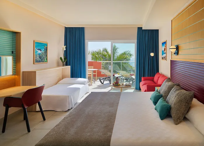 Adrian Roca Nivaria Hotel